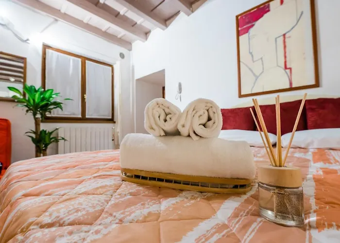 Daire Old Town Square